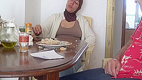 Stiefmoeder en stiefzoon Arab porno anale seks