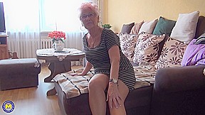 Horny Grandma Shows Off Her Body – MatureNL